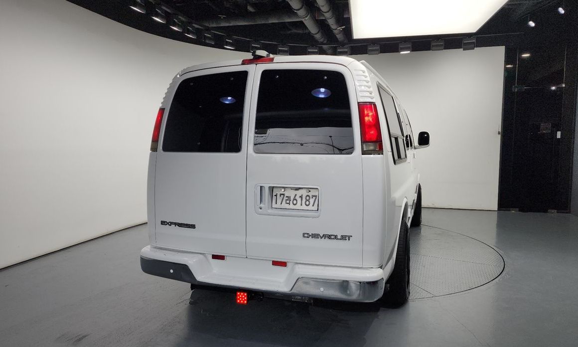 Chevrolet Express Van