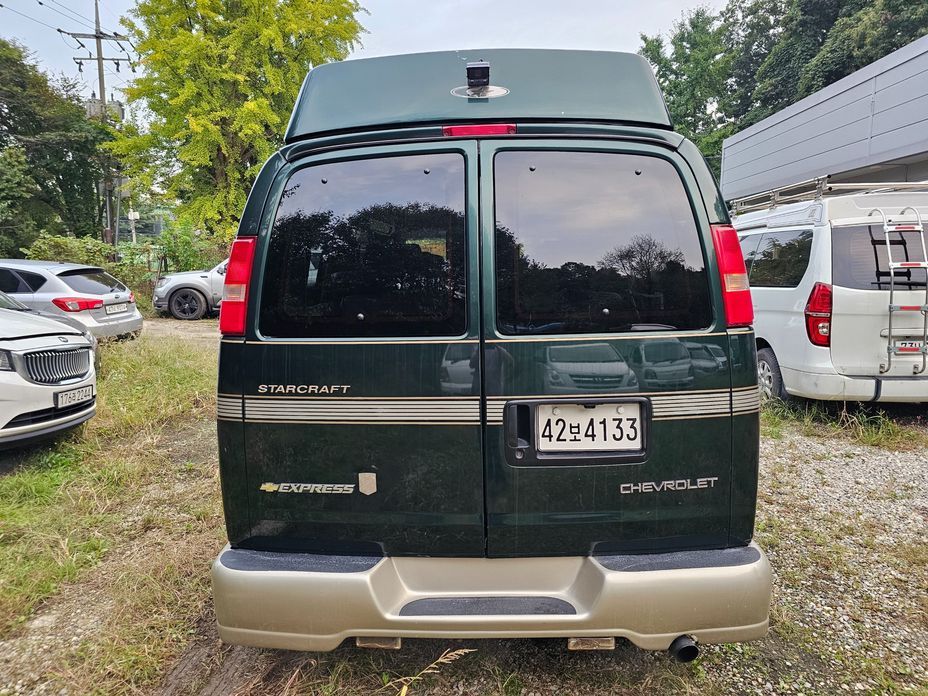 Chevrolet Chevy Van