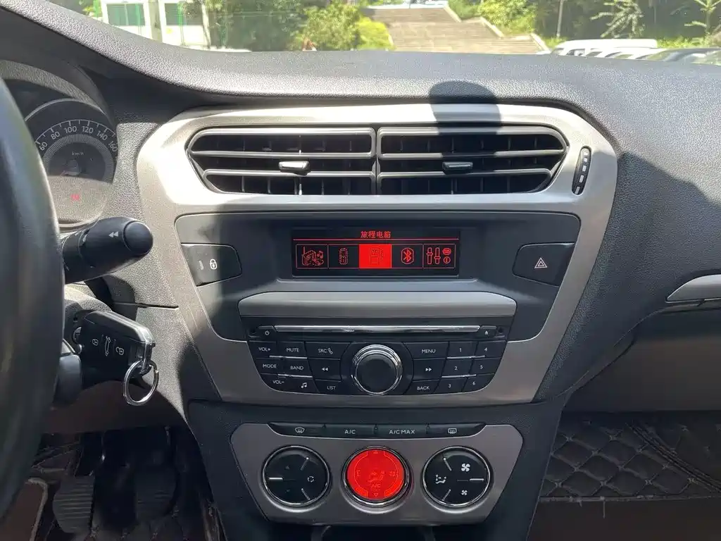 Peugeot 301