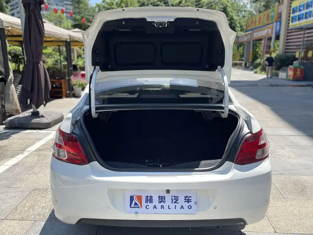 Peugeot 301