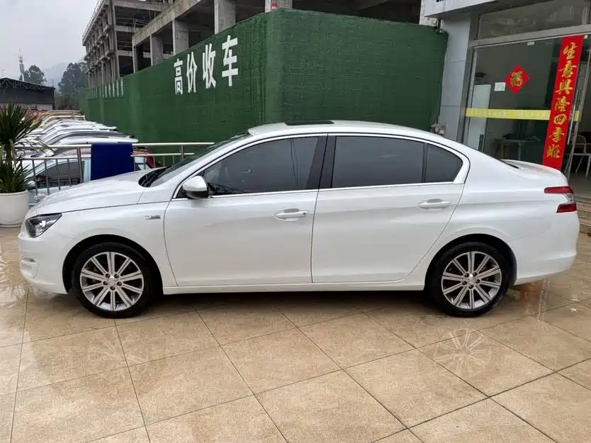 Peugeot 408