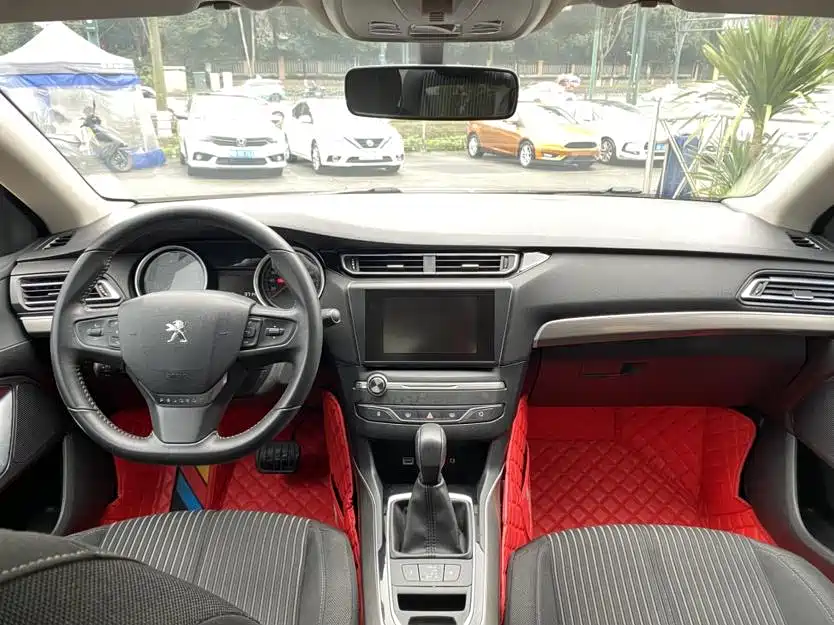 Peugeot 408