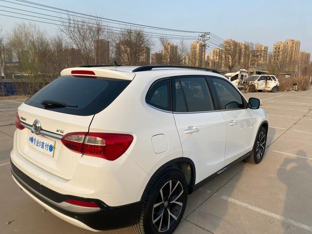 Zhonghua Brilliance V5