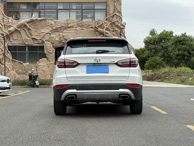 Zhonghua Brilliance V6