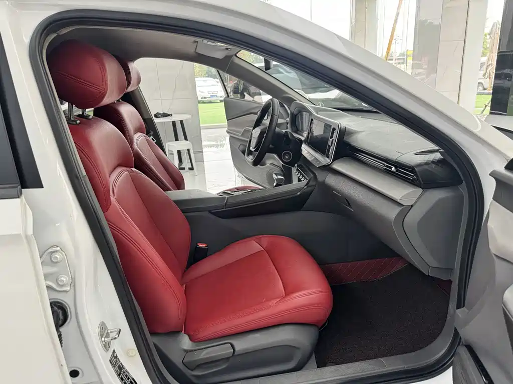 Baojun RC-5