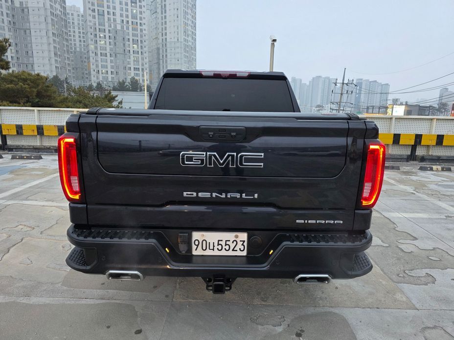 GMC Sierra