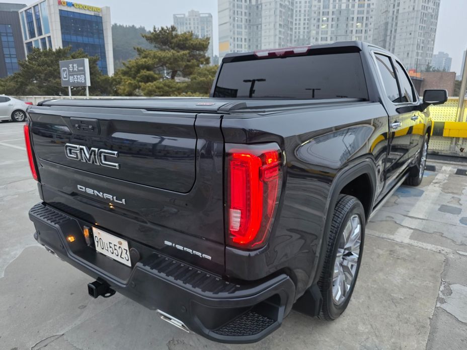 GMC Sierra