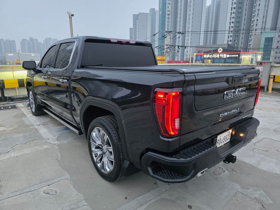 GMC Sierra