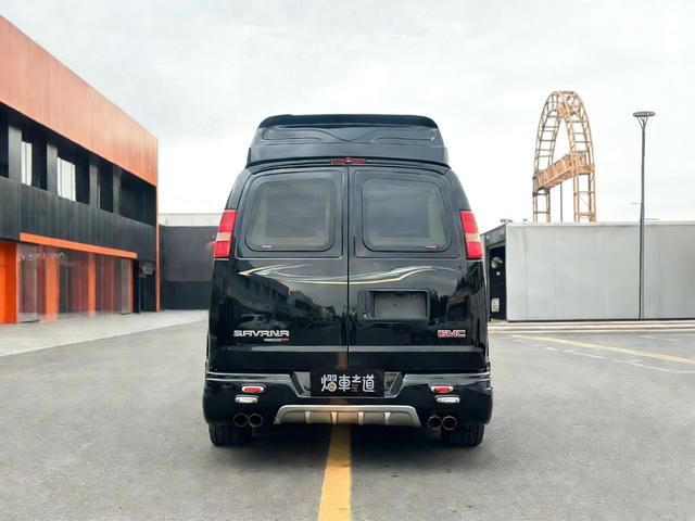 GMC Savana