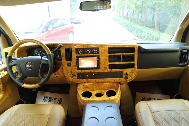 GMC Savana