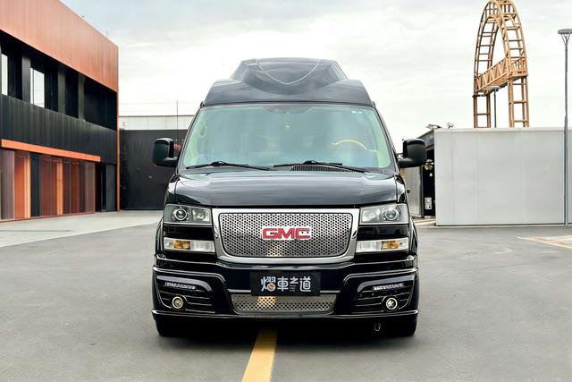 GMC Savana