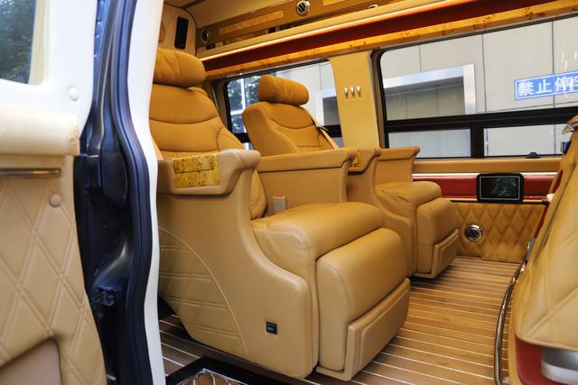 GMC Savana