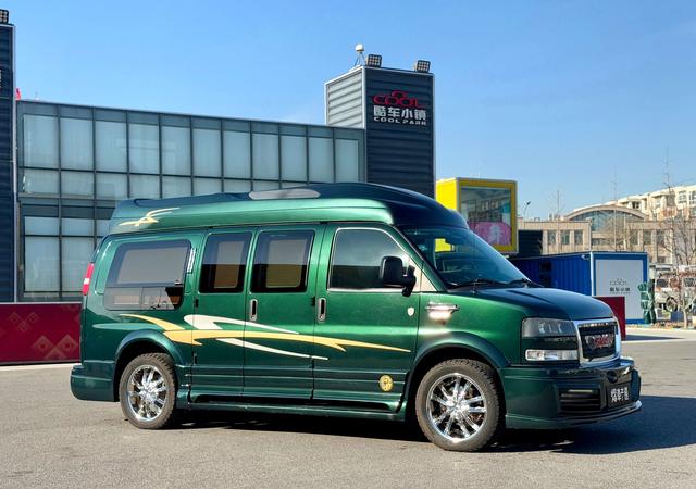 GMC Savana
