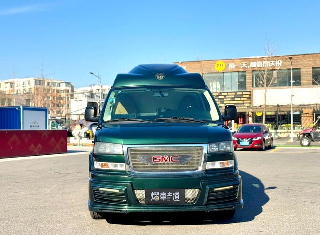 GMC Savana