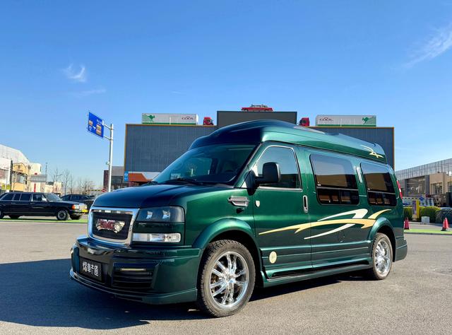 GMC Savana