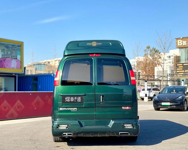 GMC Savana