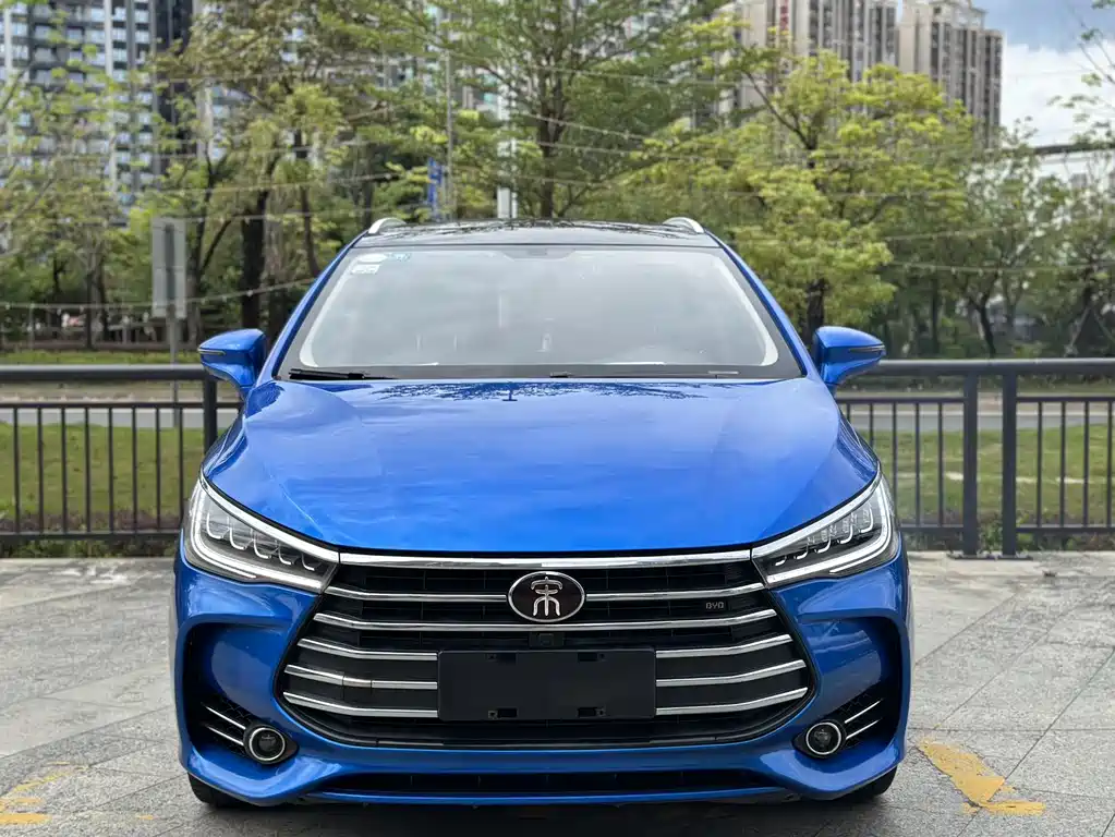 BYD MAX