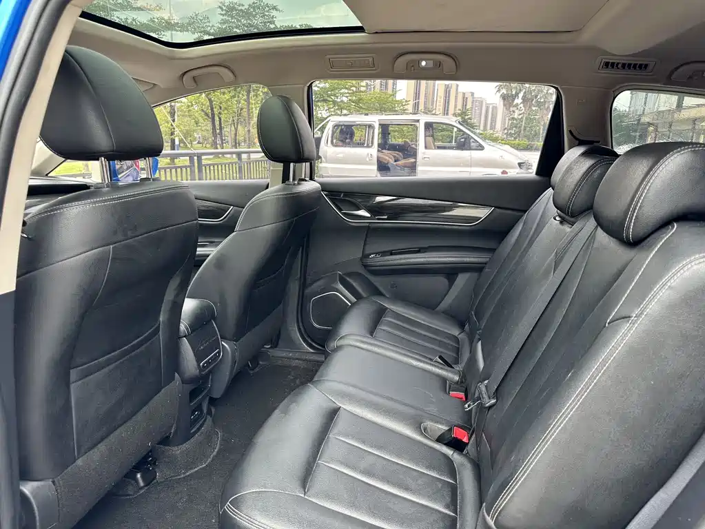 BYD MAX