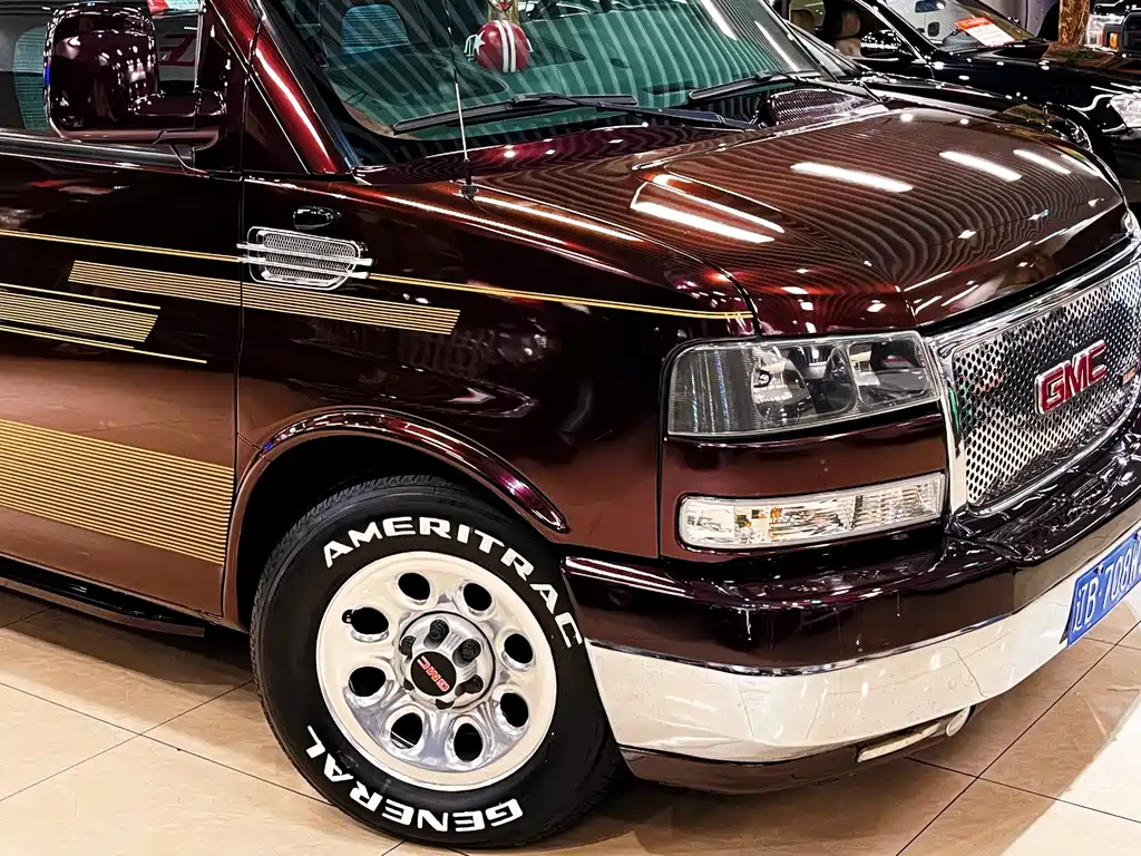 GMC Savana