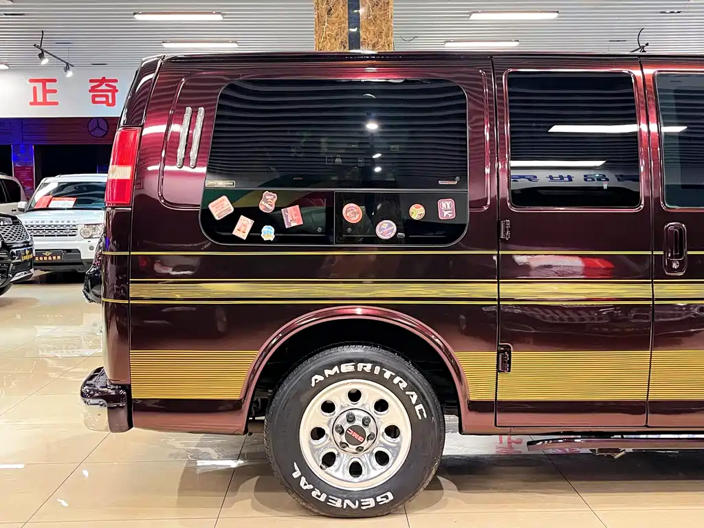 GMC Savana