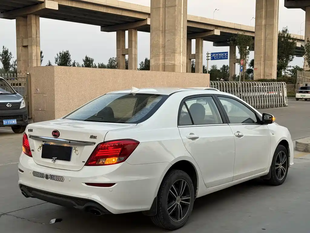 BYD Surui