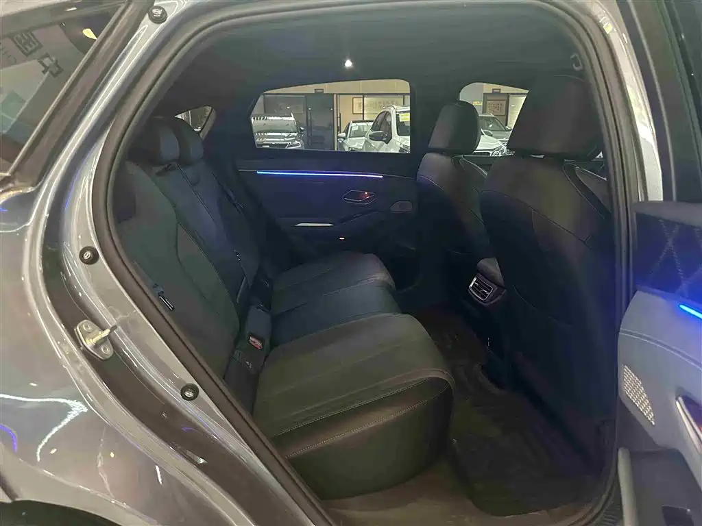 BYD Qin L