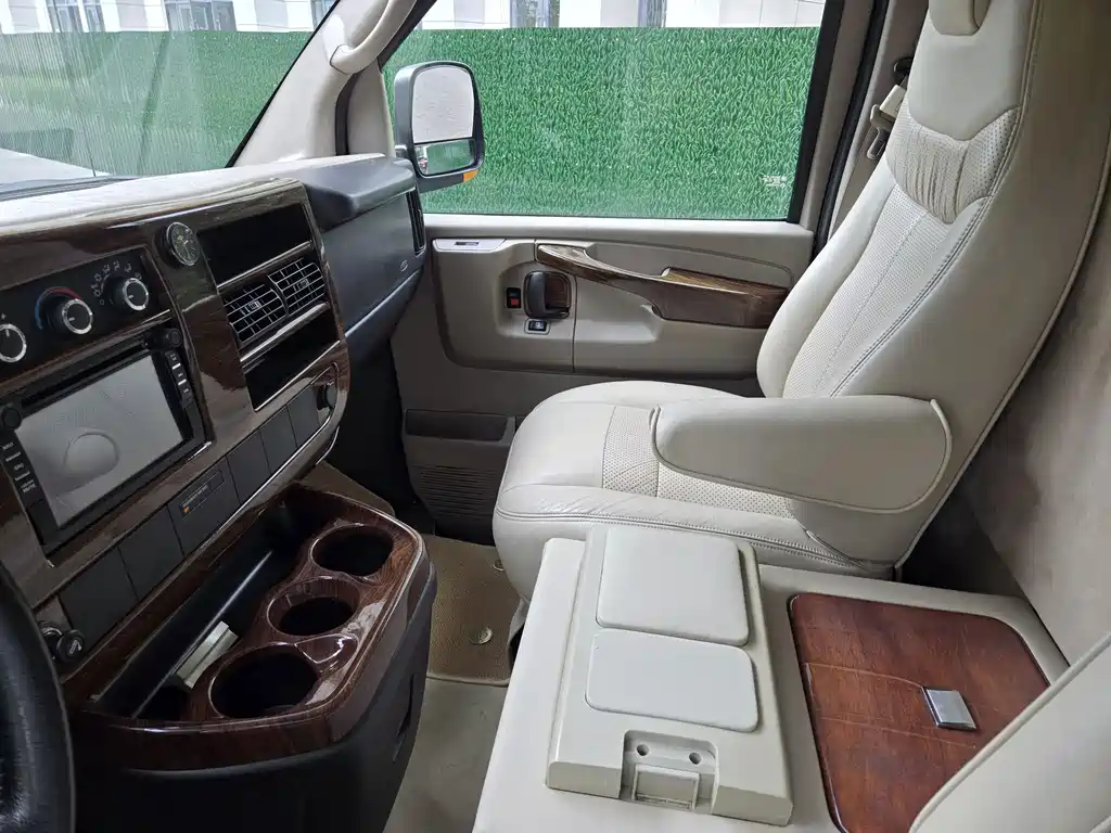 GMC Savana