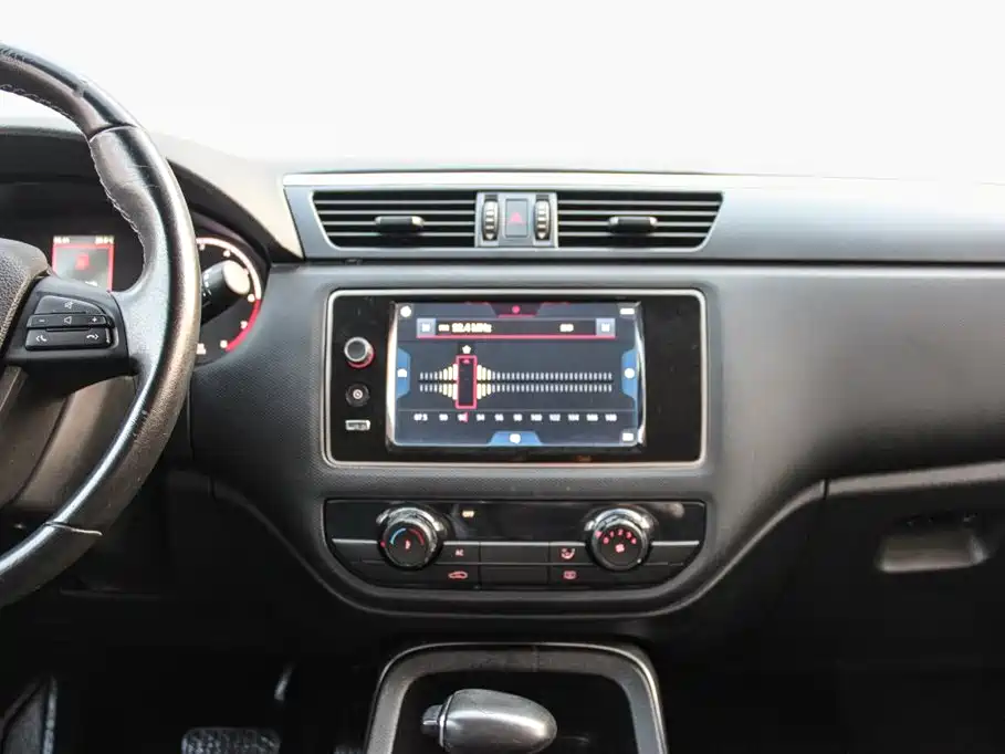 Qoros Qoros 5