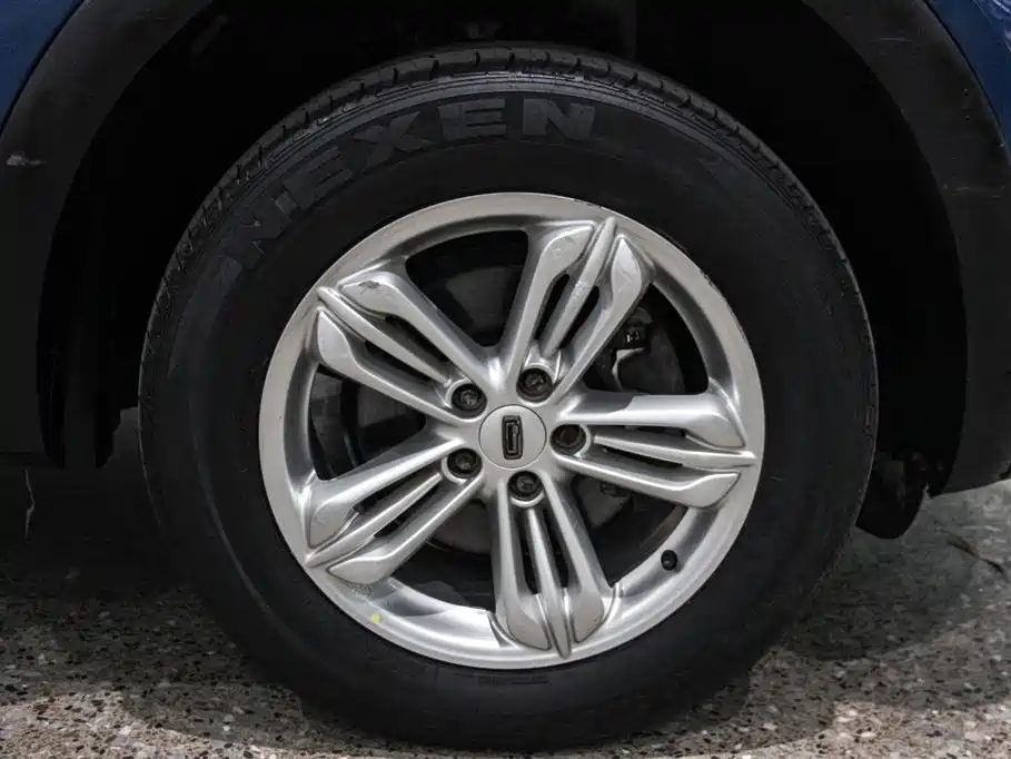 Qoros Qoros 5