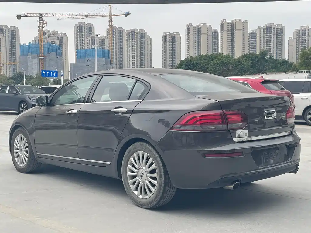 Qoros Qoros 3