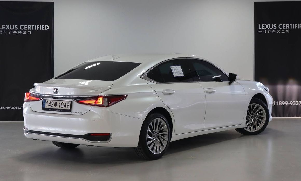 Lexus ES