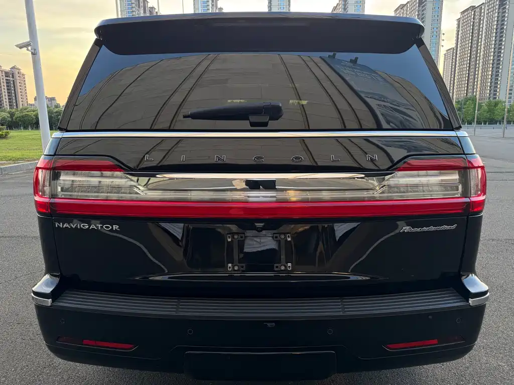 Lincoln Navigator
