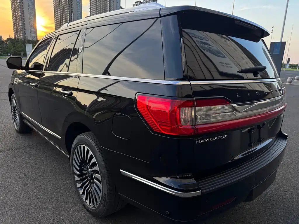 Lincoln Navigator
