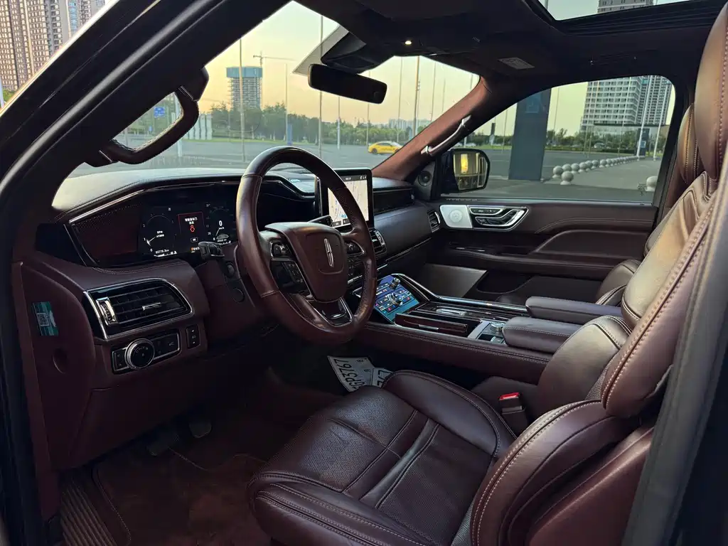 Lincoln Navigator