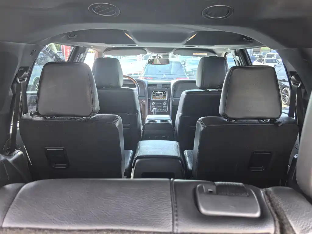 Lincoln Navigator