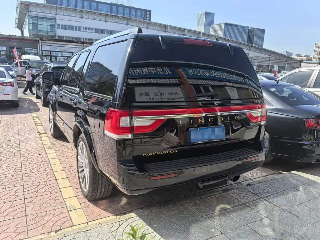 Lincoln Navigator