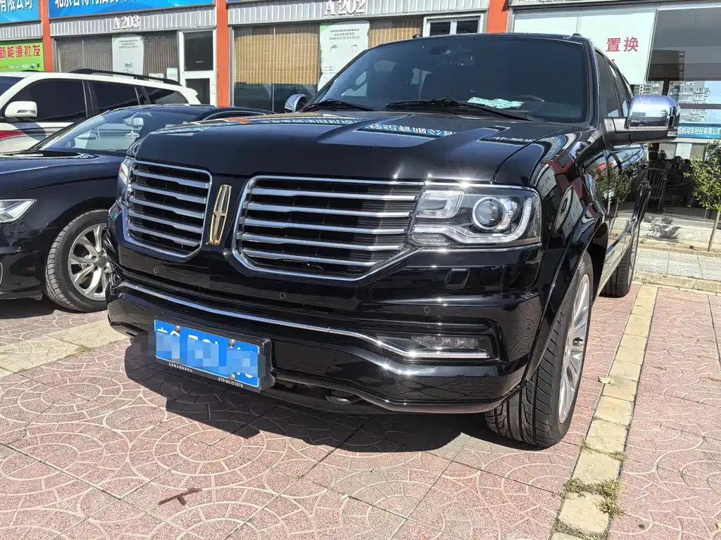 Lincoln Navigator