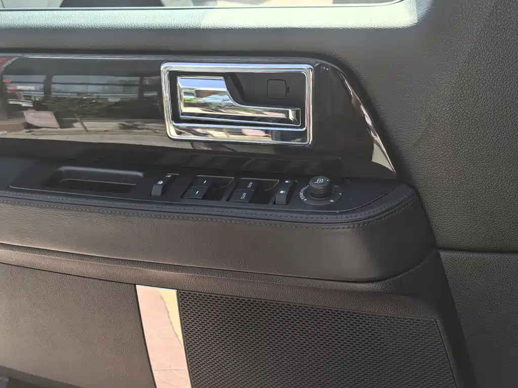 Lincoln Navigator