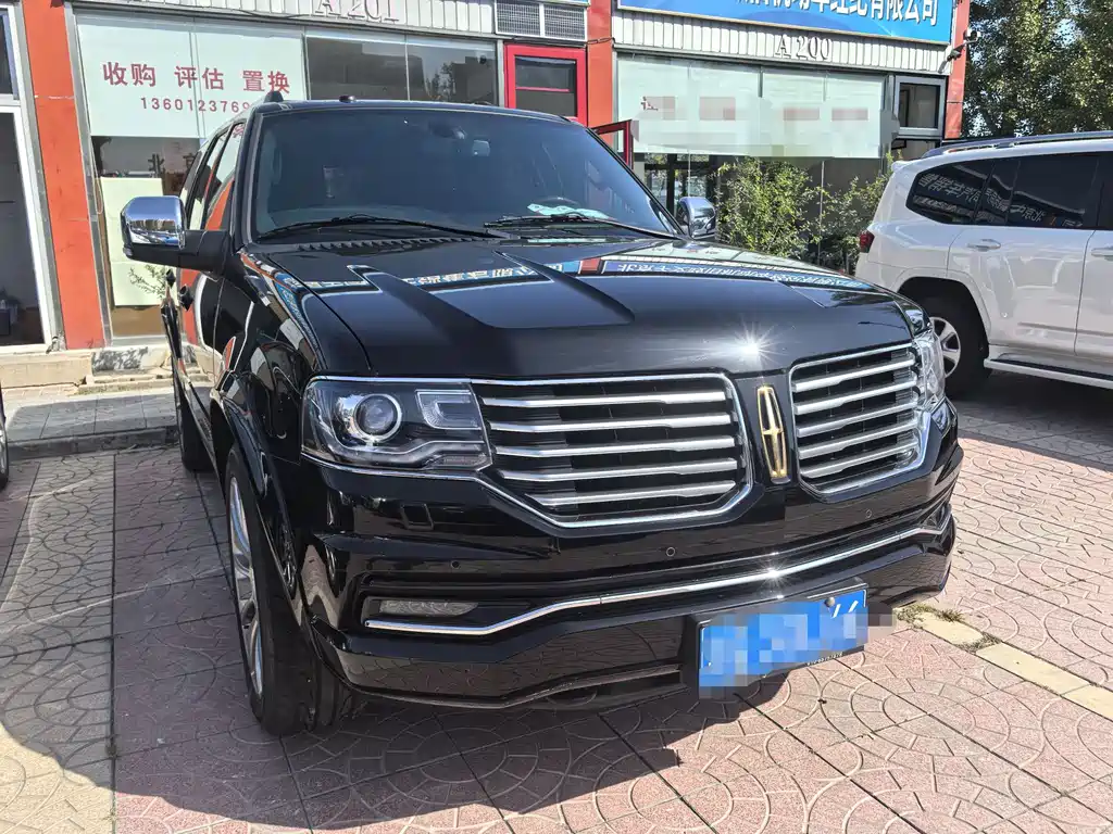 Lincoln Navigator