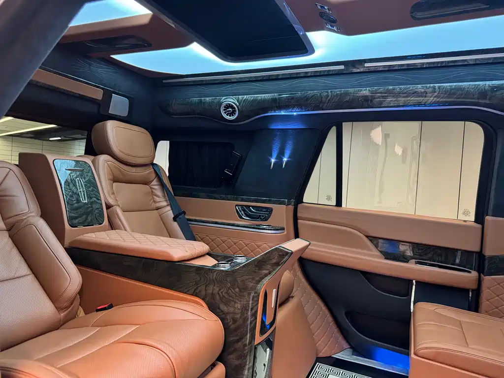 Lincoln Navigator