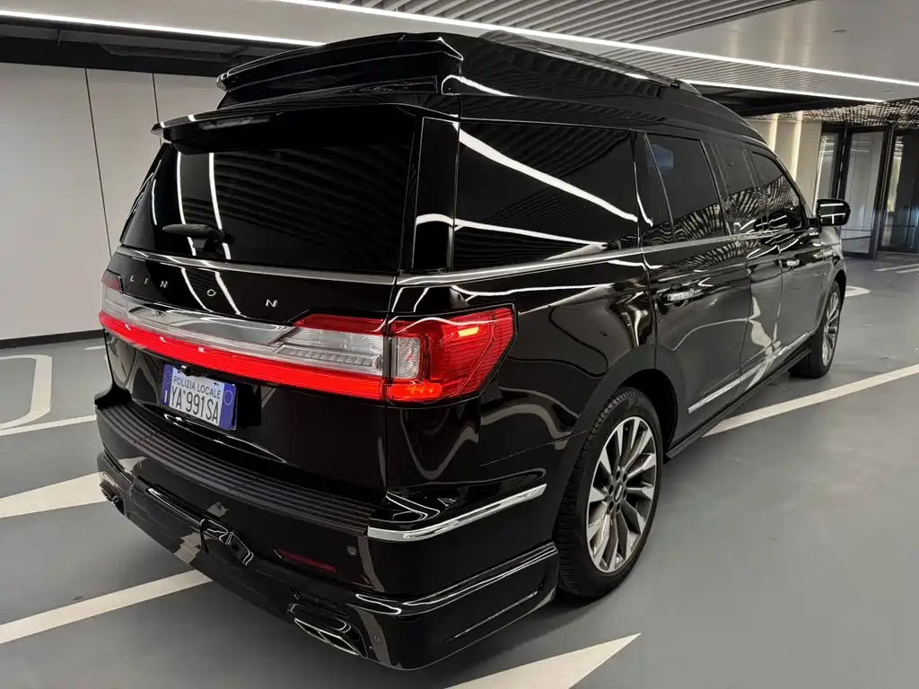Lincoln Navigator
