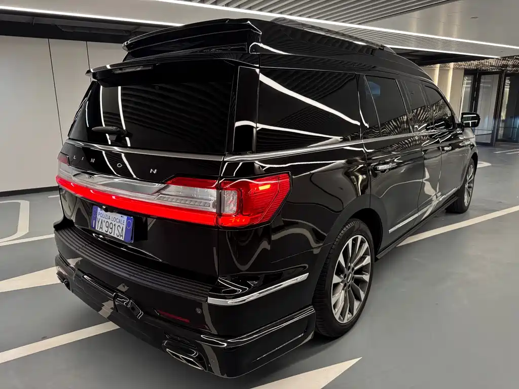 Lincoln Navigator