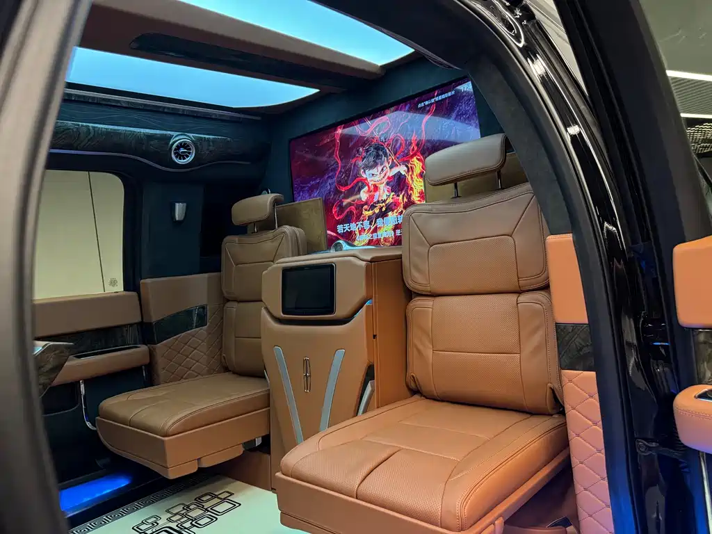 Lincoln Navigator