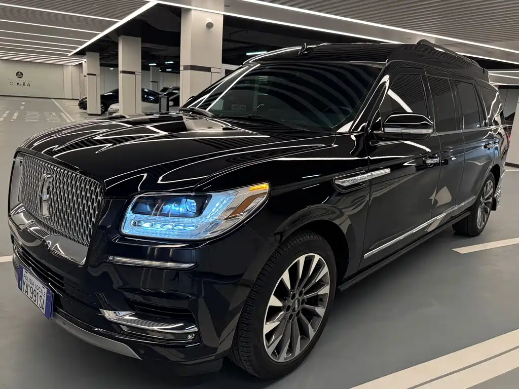 Lincoln Navigator