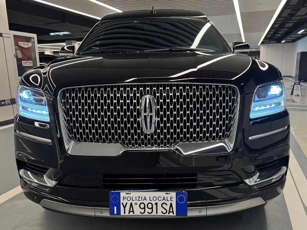 Lincoln Navigator
