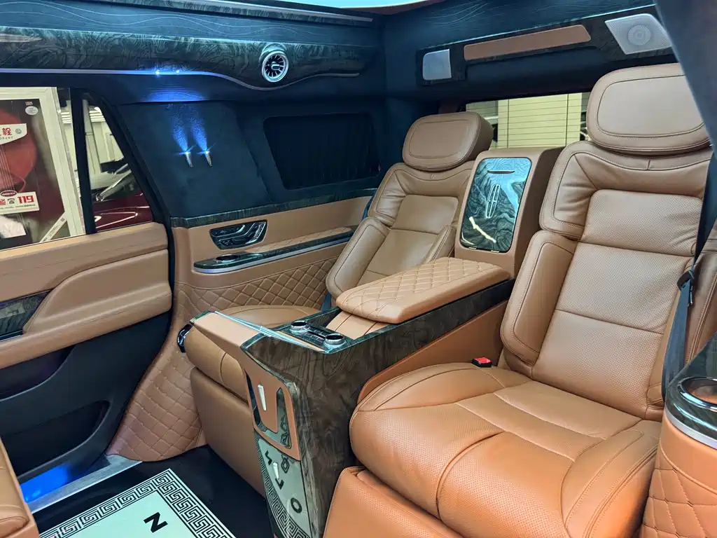Lincoln Navigator