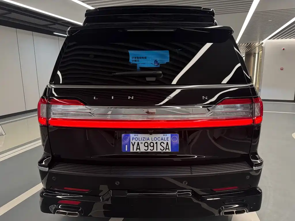 Lincoln Navigator