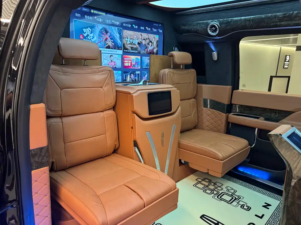 Lincoln Navigator