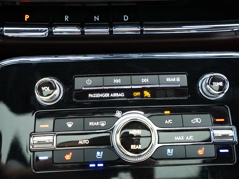 Lincoln Navigator