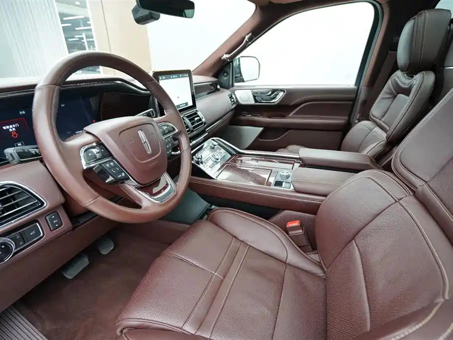 Lincoln Navigator